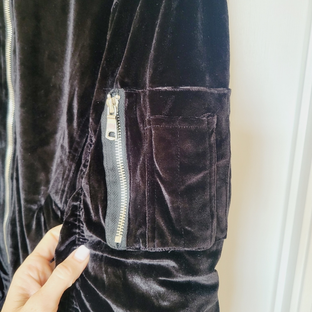 NWT Black Velvet Ruched Sleeve Bomber Jacket - Picture 10 of 13